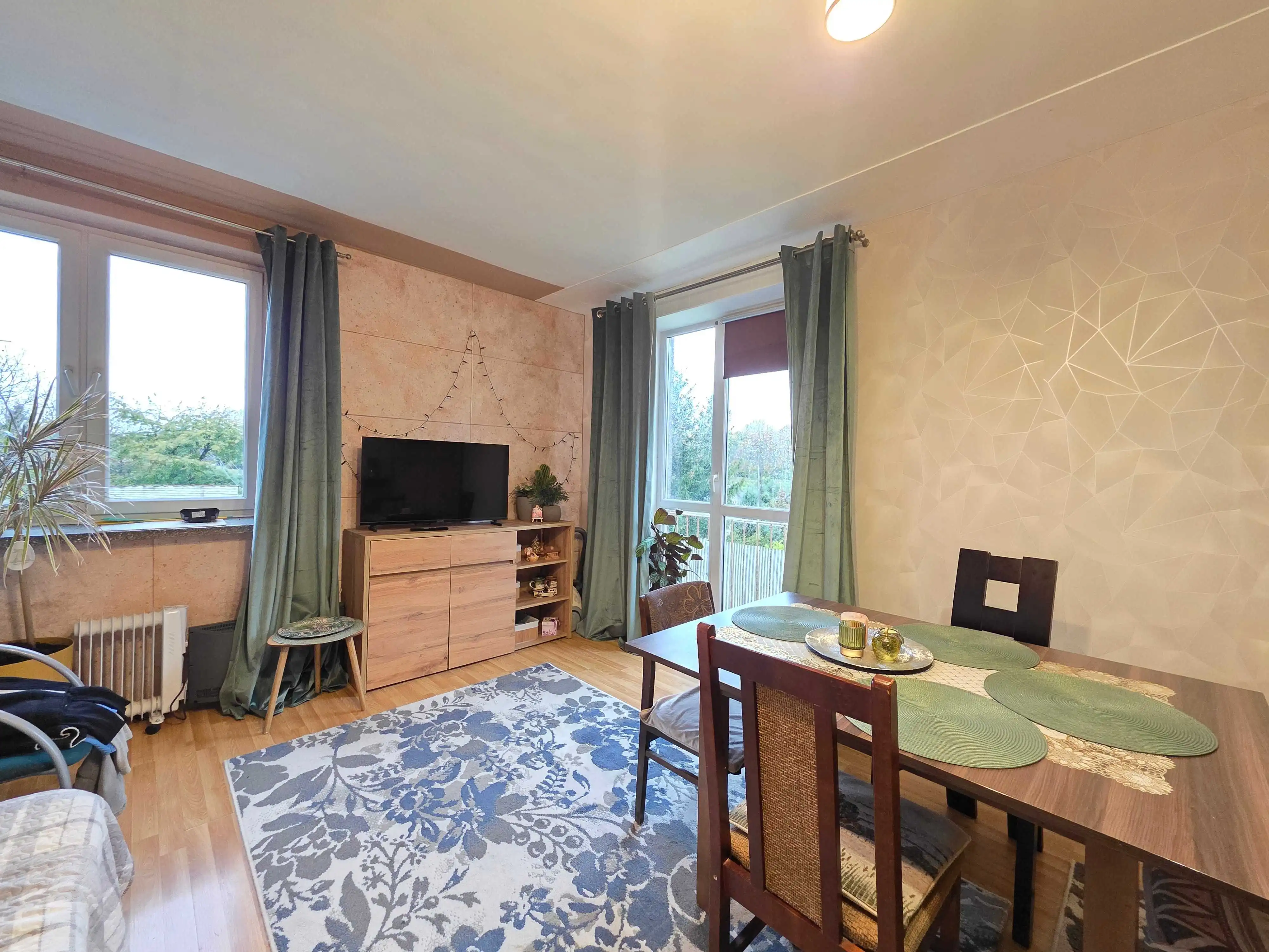 Przestronne 2 niezależne pokoje na sprzedaż 51m2/ II piętro Topola