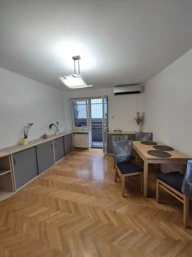 Mieszkanie dla pary z klimatyzacją 43 m 2 , 2 pokoje Praga Północ 3800