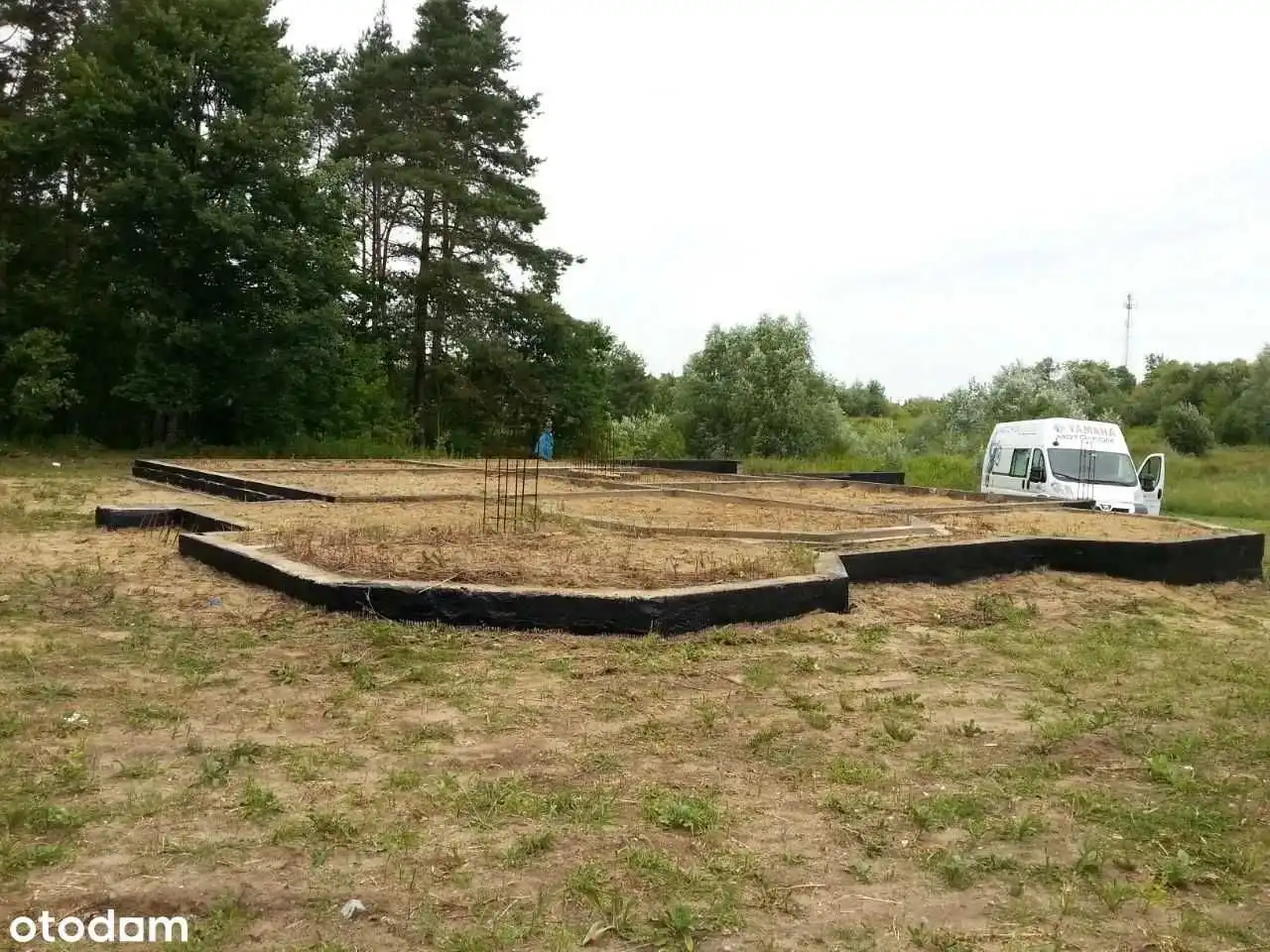 Piękna działka budowlana przy lesie z pozwoleniem i  rozpoczętą budową